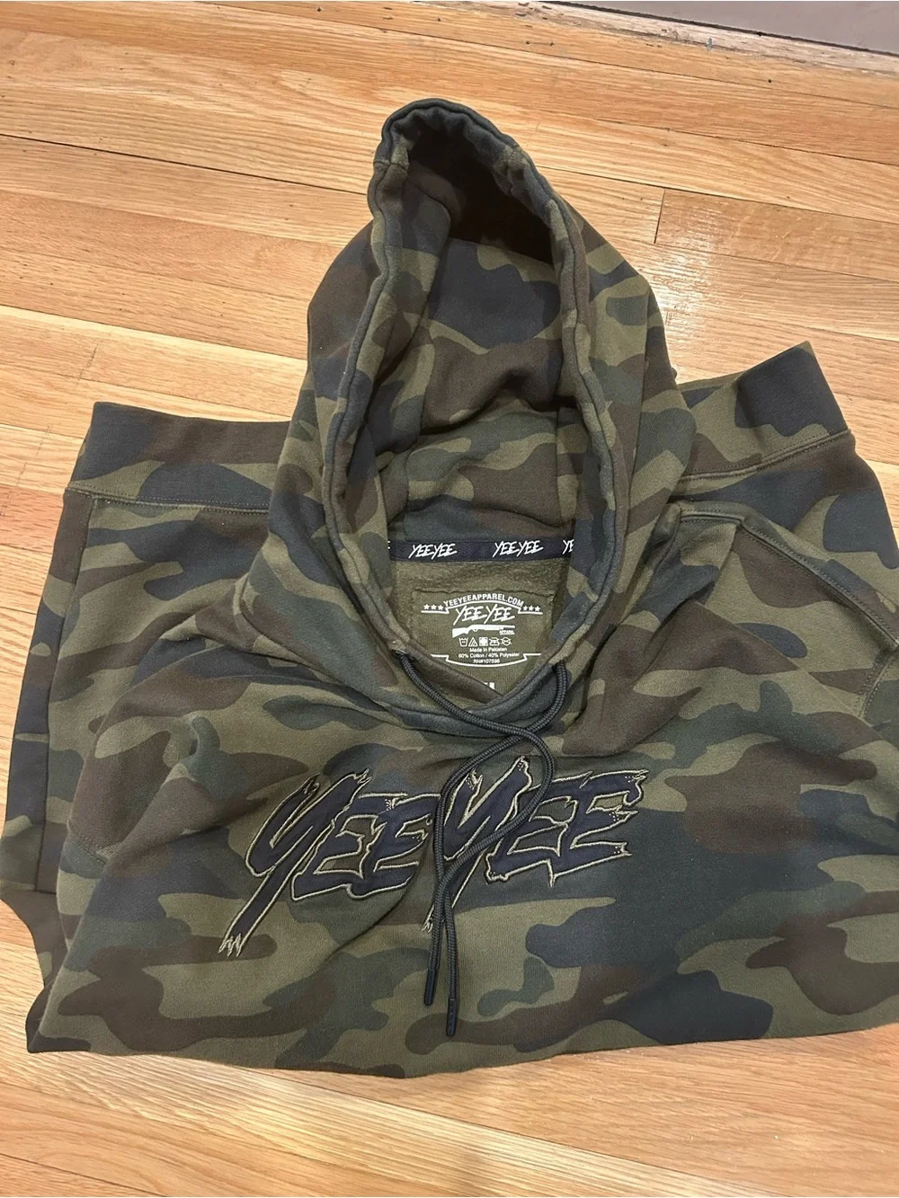 Men’s Camo Hoodie - Olive Green - Picture 2 of 5